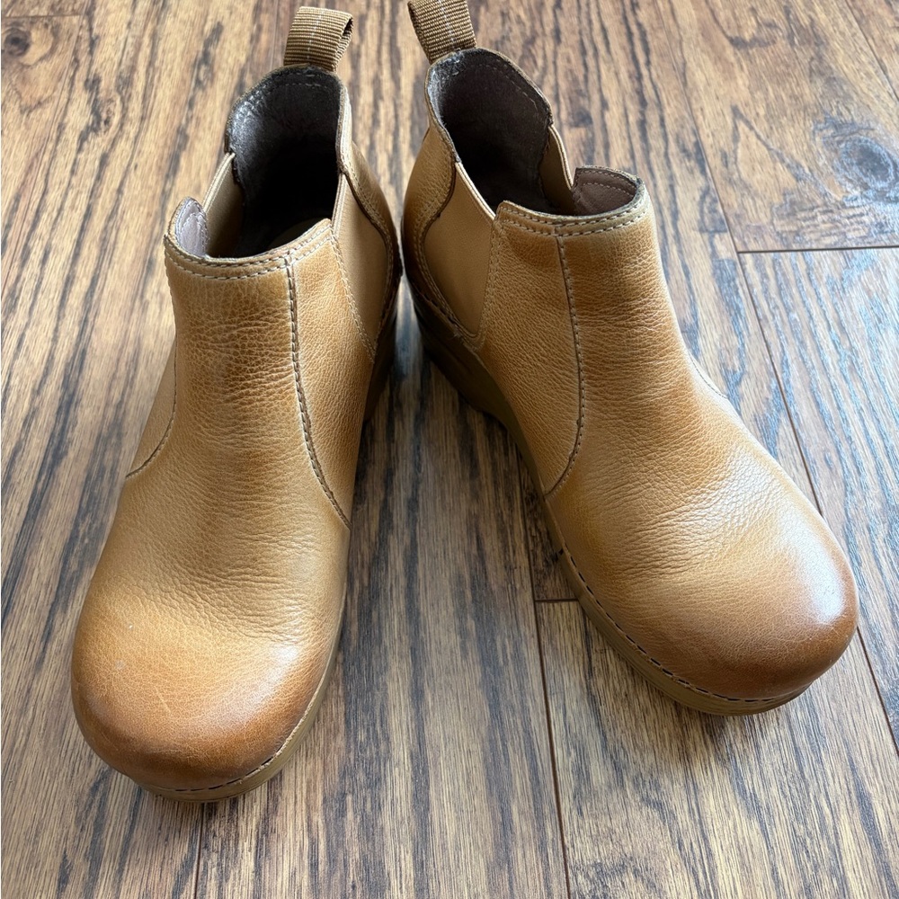 Dansko Frankie Tan Leather Ankle Boots
